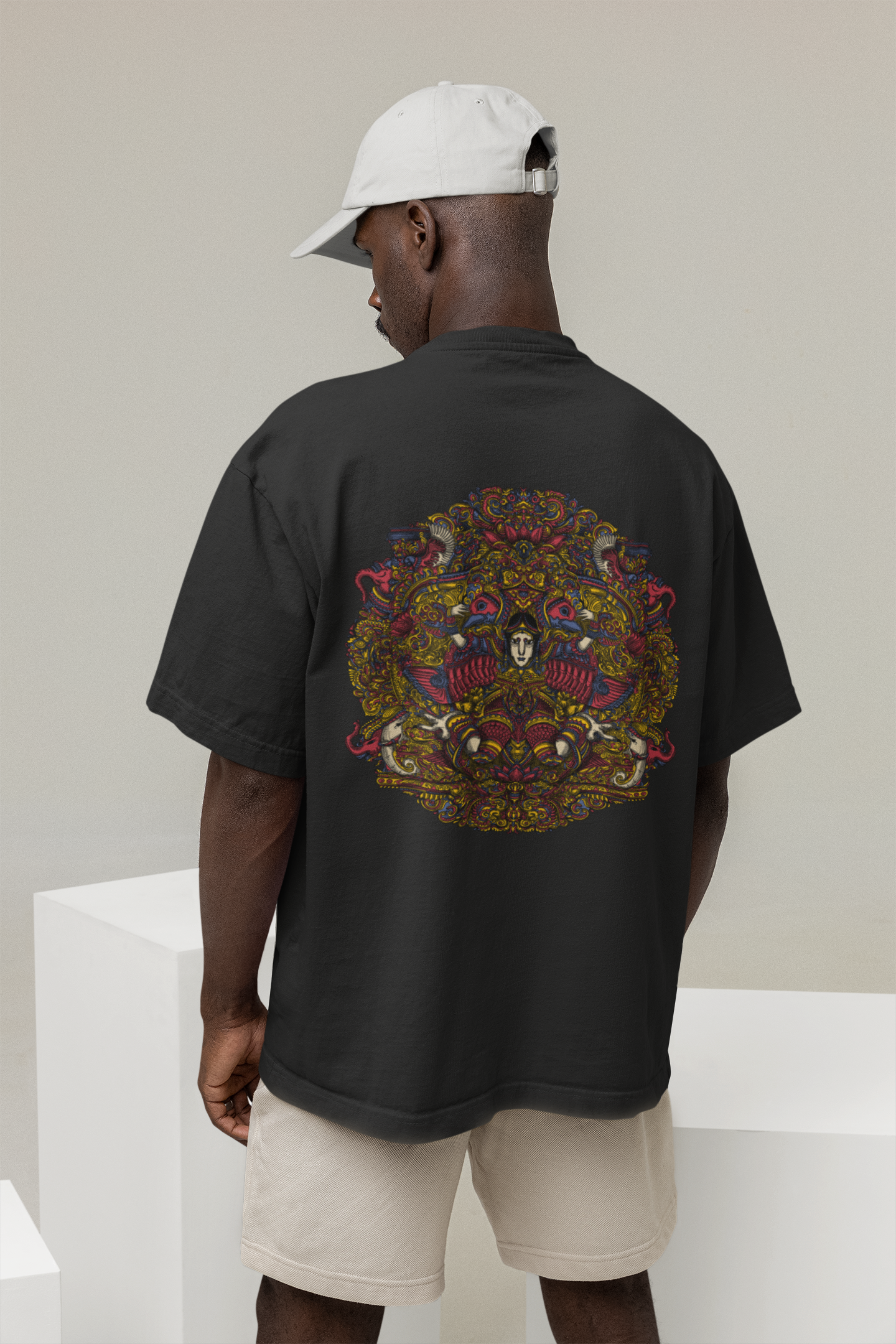 OVERSIZED TSHIRTS BLACK: DESIGN IN CIRCLE