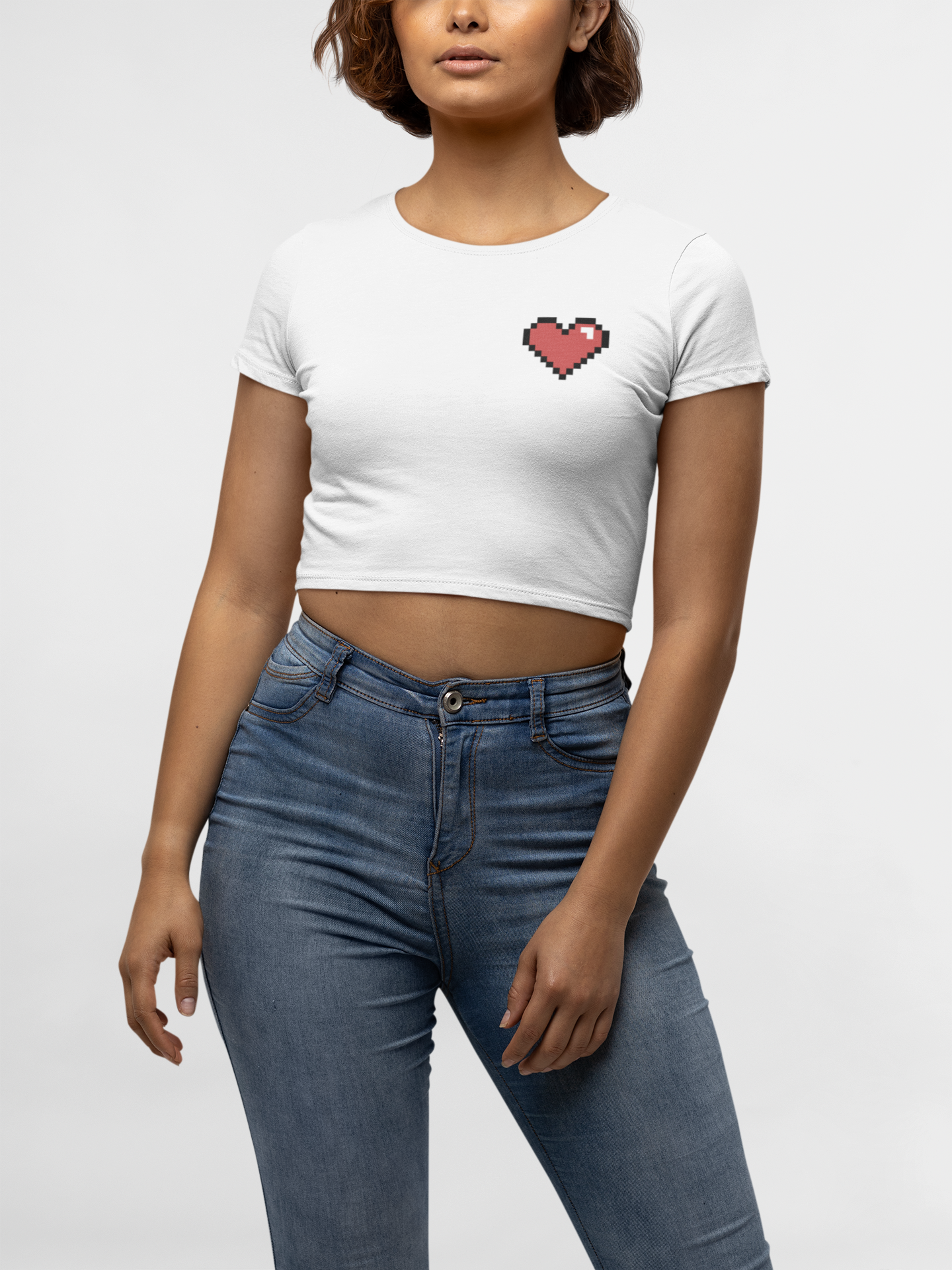 CROP TOP WHITE: PIXELATED HEART