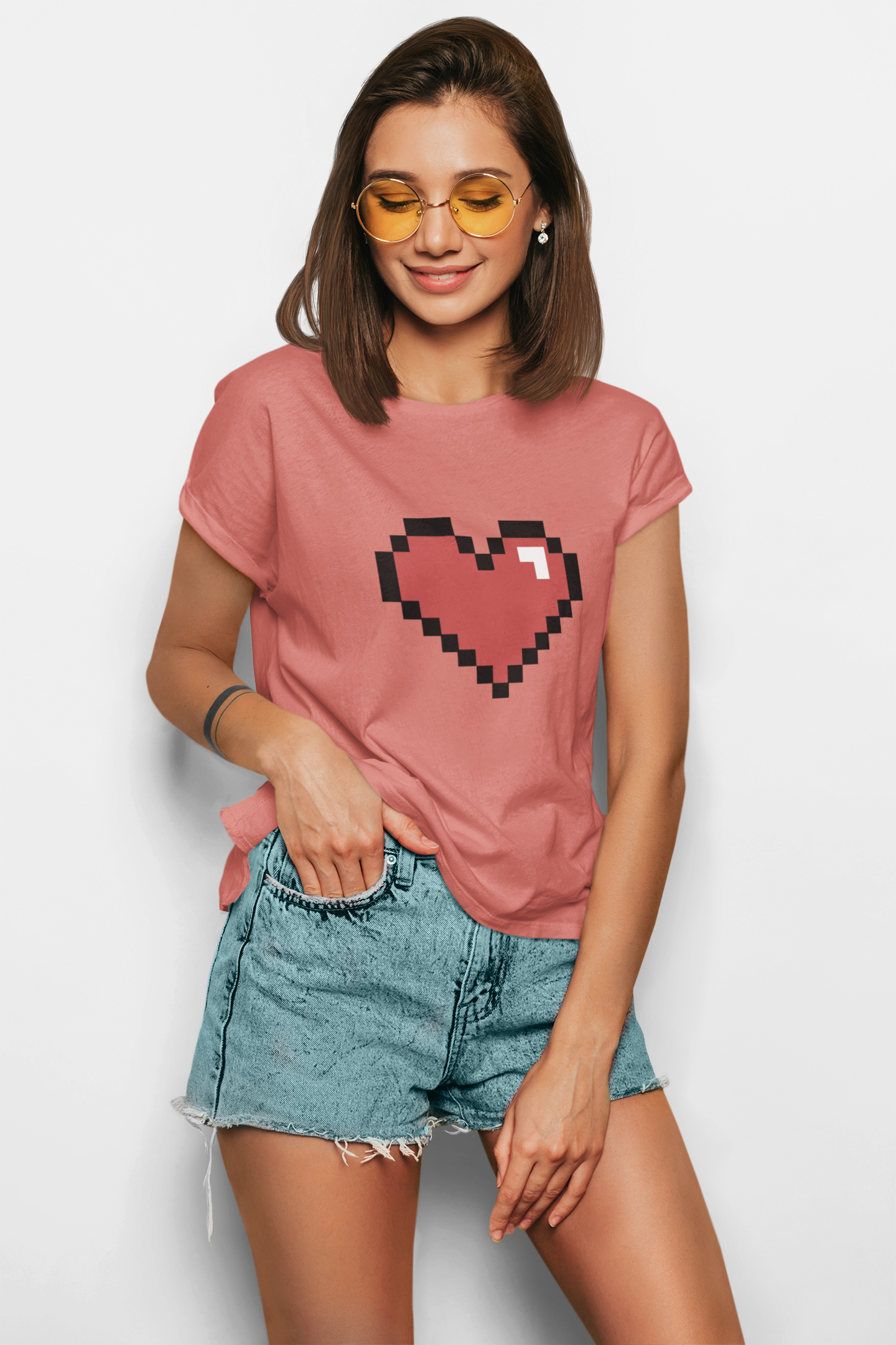 WOMEN'S T-SHIRT PINK: PIXELATED HEART AT CENTER