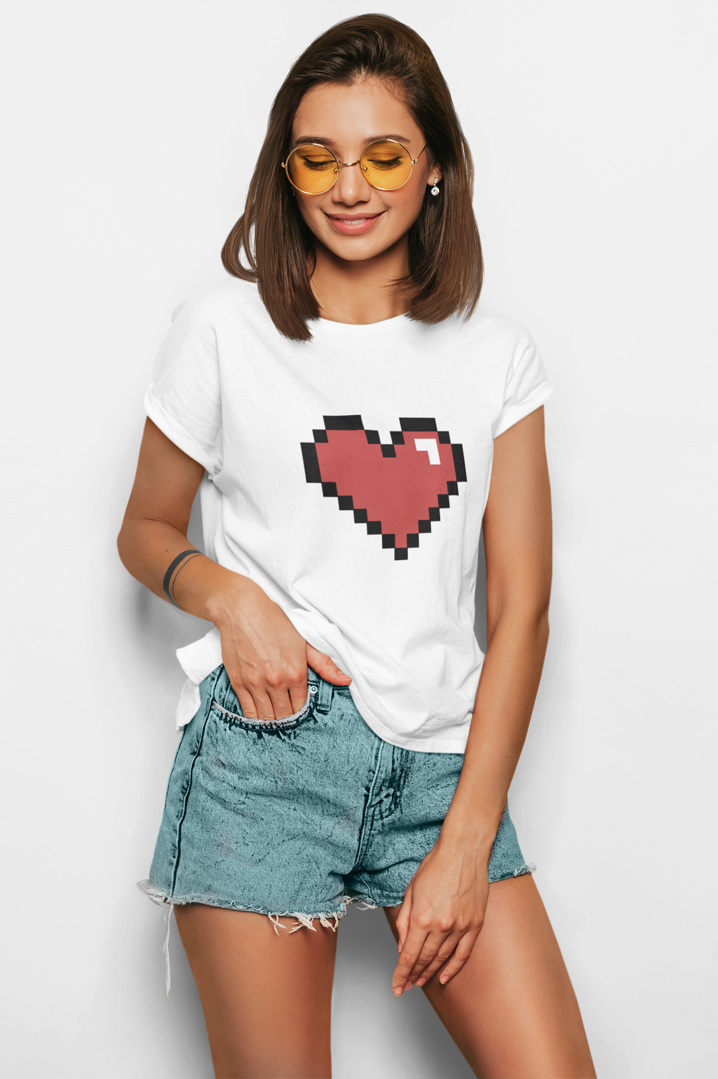 WOMEN'S T-SHIRT WHITE: PIXELATED HEART AT CENTER