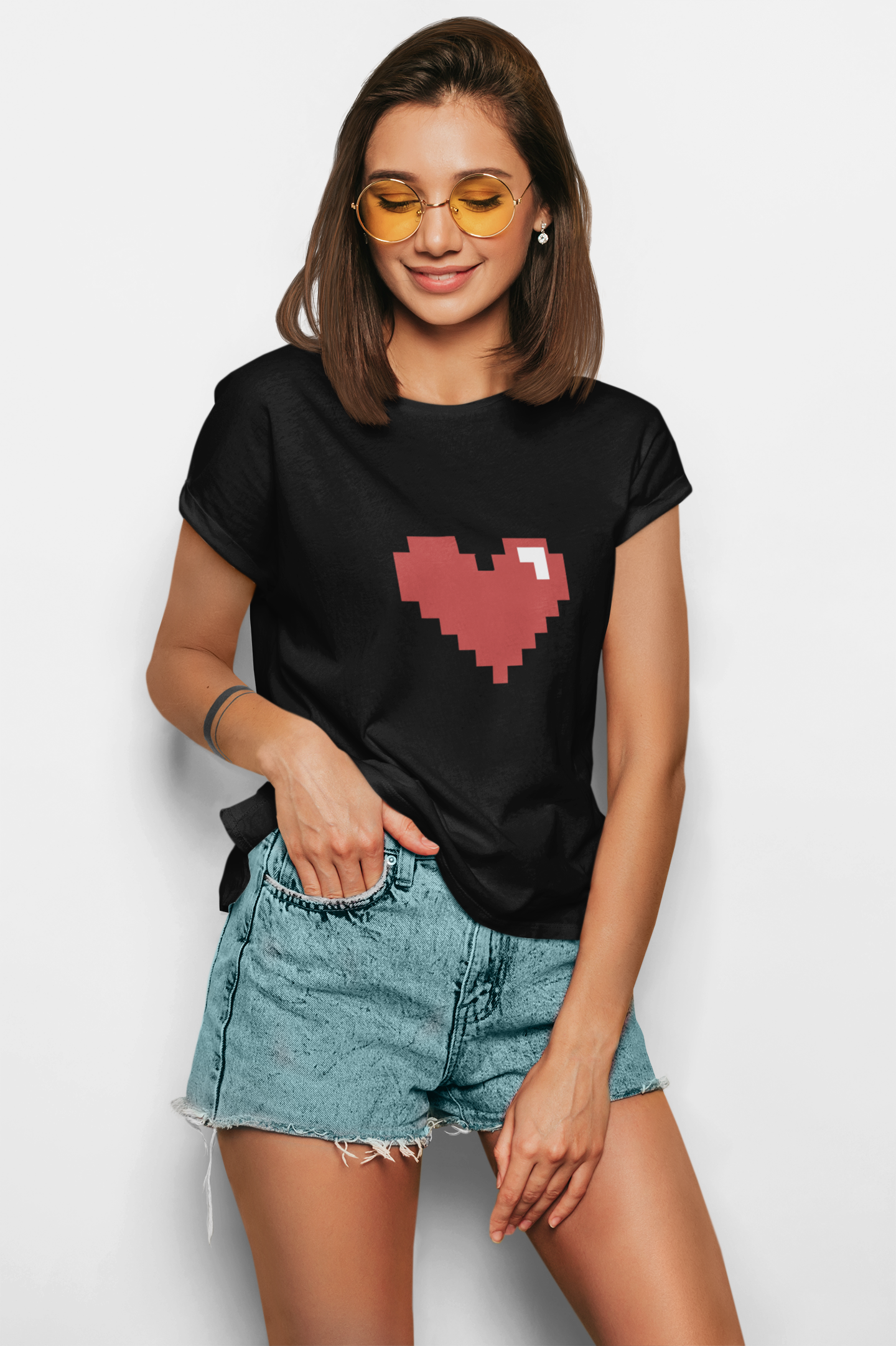 WOMEN'S T-SHIRT BLACK: PIXELATED HEART AT CENTER