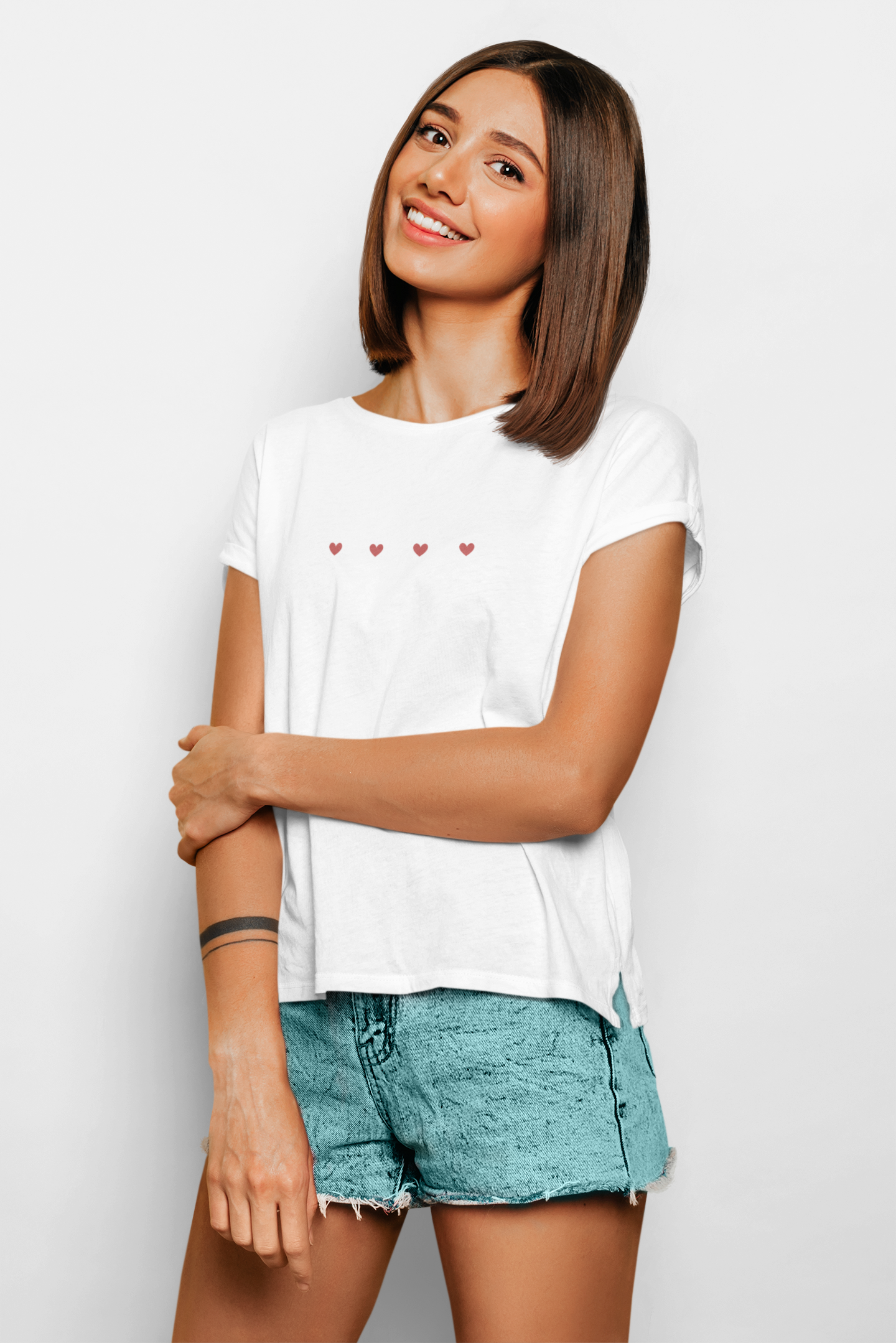 WOMEN'S T-SHIRT WHITE: FOUR SMALL HEARTS
