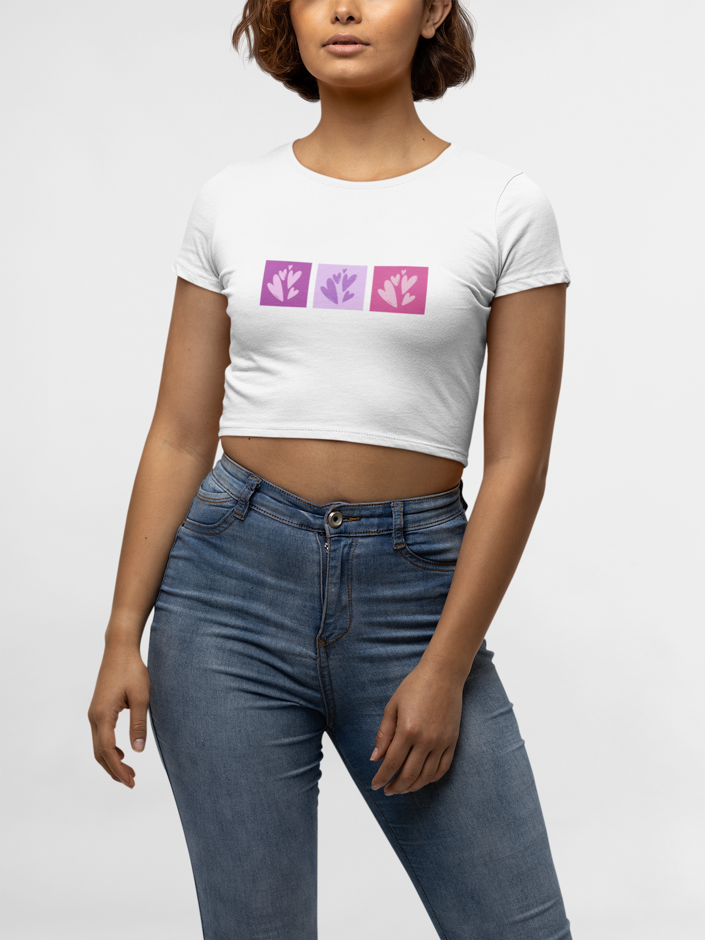 CROP TOP WHITE: THREE HEARTS IN A BOX