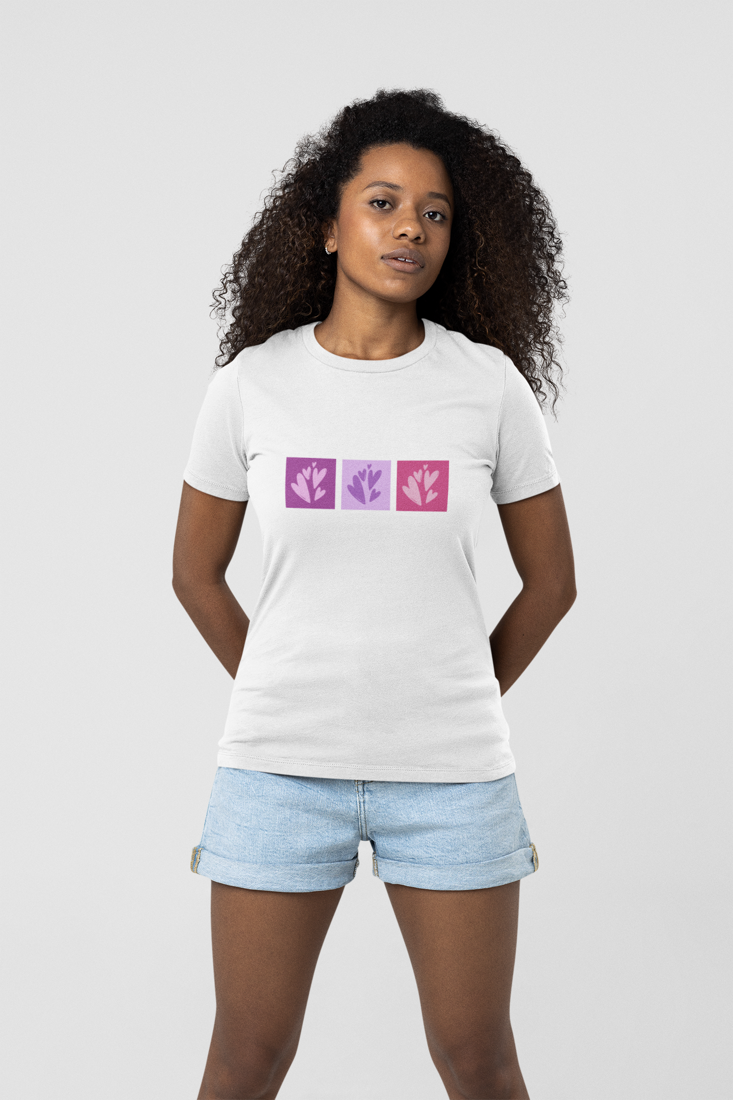 WOMEN'S T-SHIRT WHITE: THREE BOX OF HEARTS