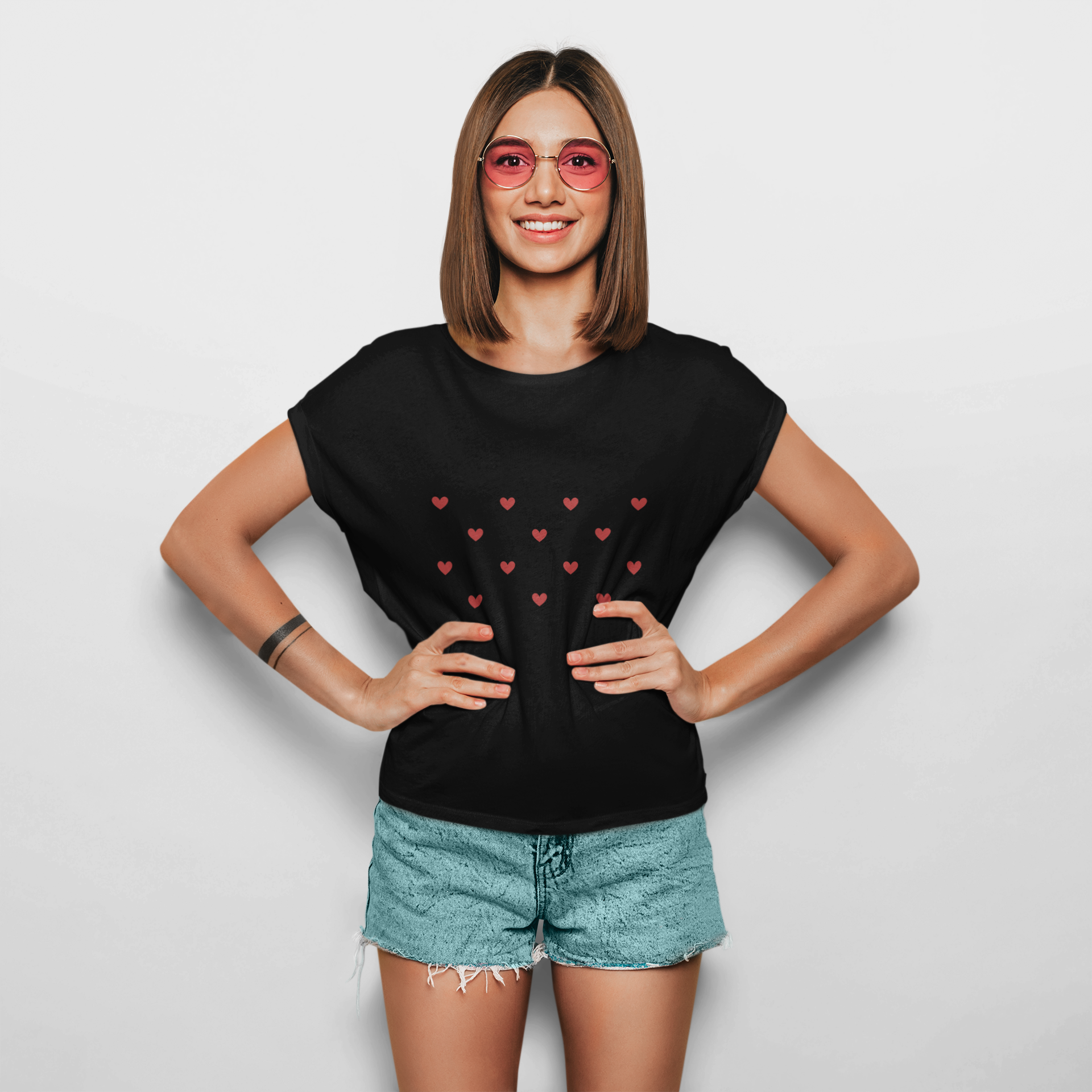 WOMEN'S T-SHIRT BLACK: SMALL HEARTS